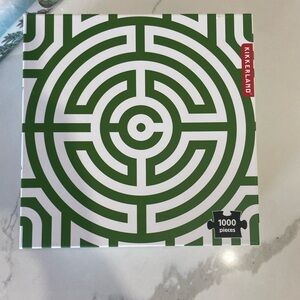 Kikkerland Green and White Circular Maze Puzzle